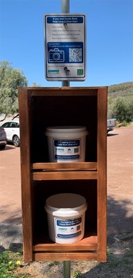 Image Volunteer litter station